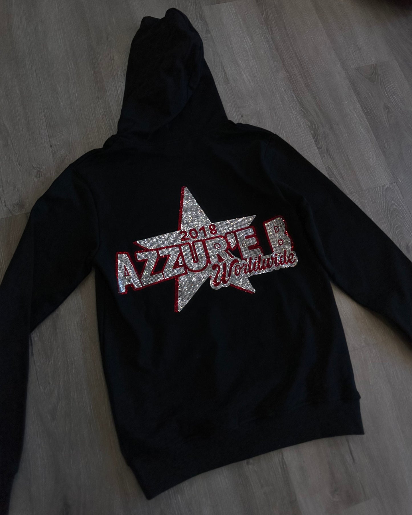 Azzur’e B. Worldwide Pull Over